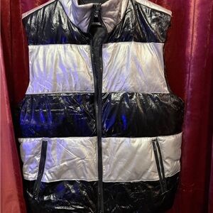 Forever 21 Black and White Men's Puffer Vest
